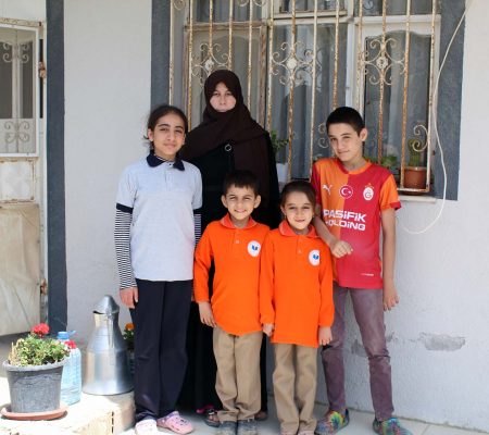 Elif hanım, Lina, &Ouml;mer, Nour ve Kerem