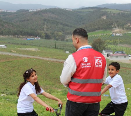 Saha &Ccedil;alışanımız Devrim, Deniz ve Samir sohbet ederken_comp